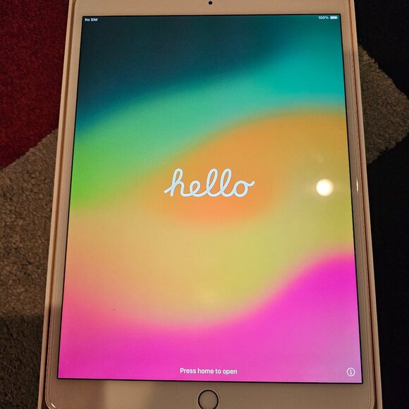 IPad Tablet - Picture 5 of 6